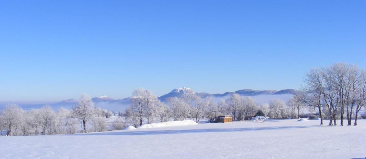 Logis Las Crozas La Poupe Vernines Экстерьер фото